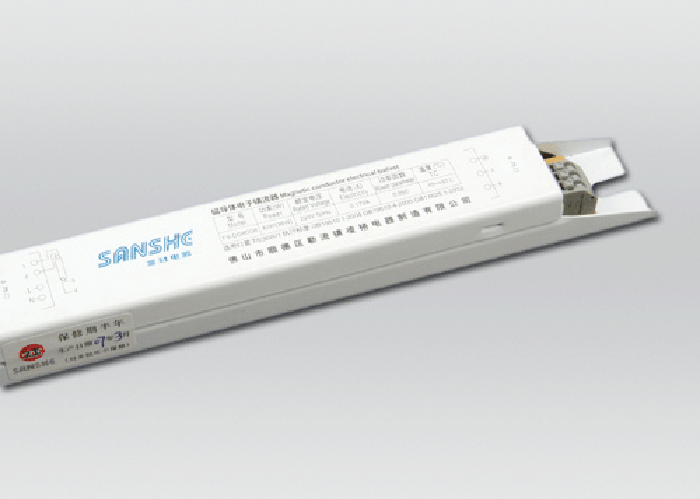 Magnetic conductor electronic ballast